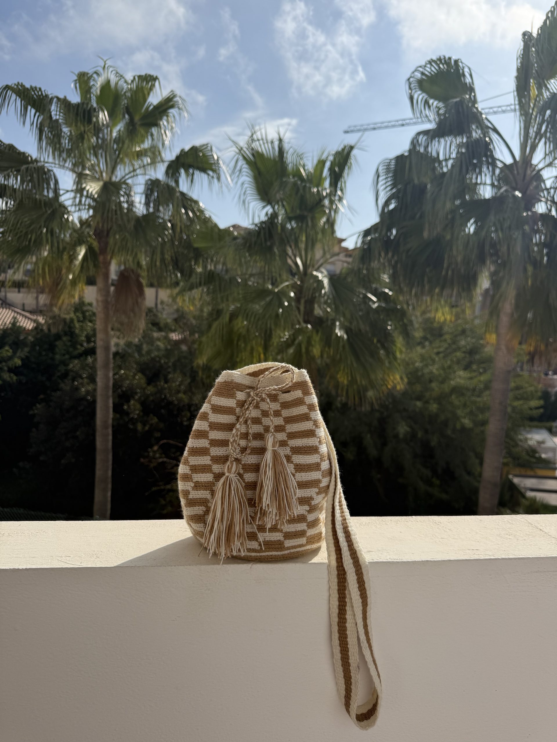 MEDIUM WAYUU BEIGE & WHITE
